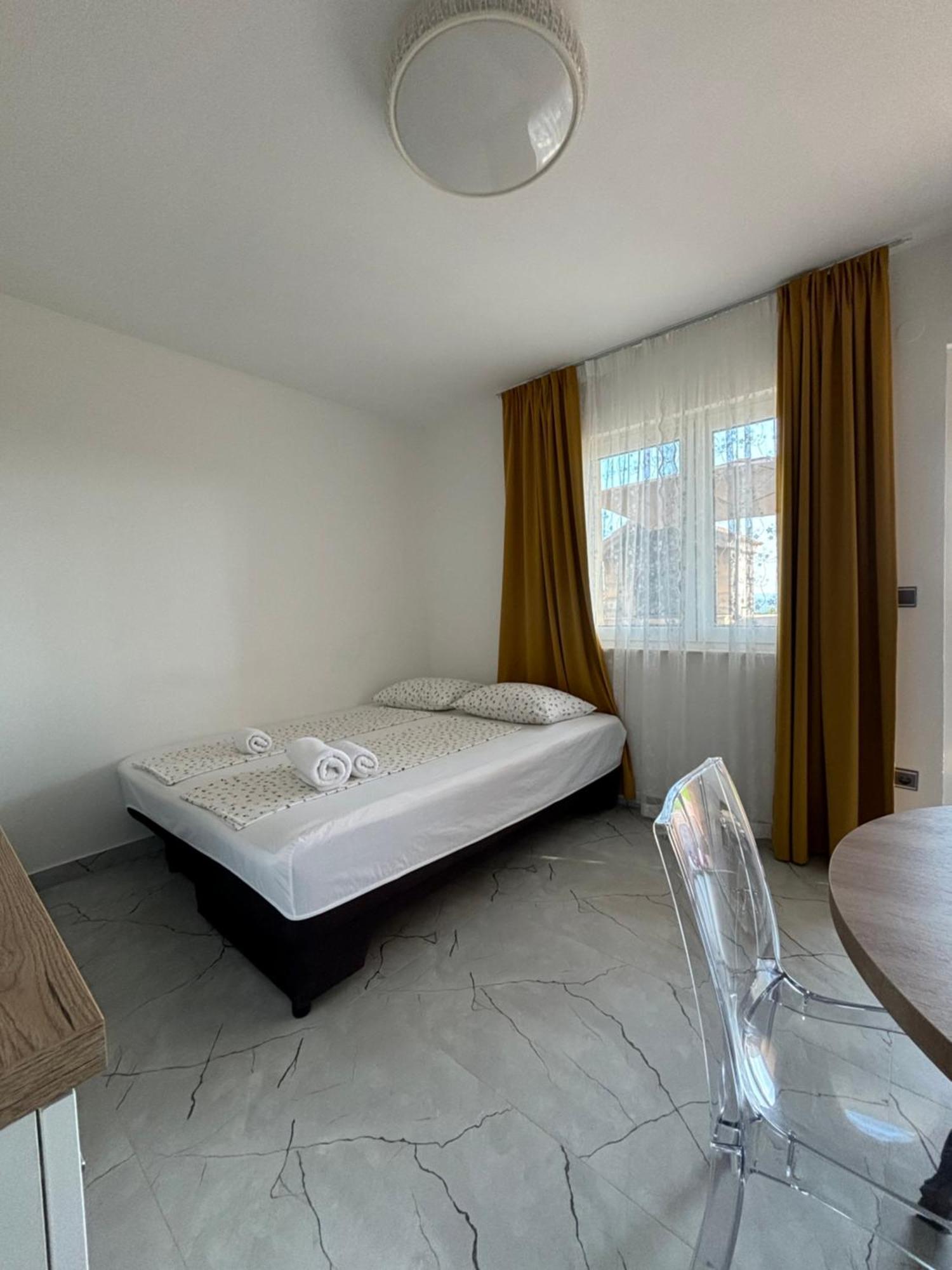 פודסטראנה Apartments One Palm מראה חיצוני תמונה