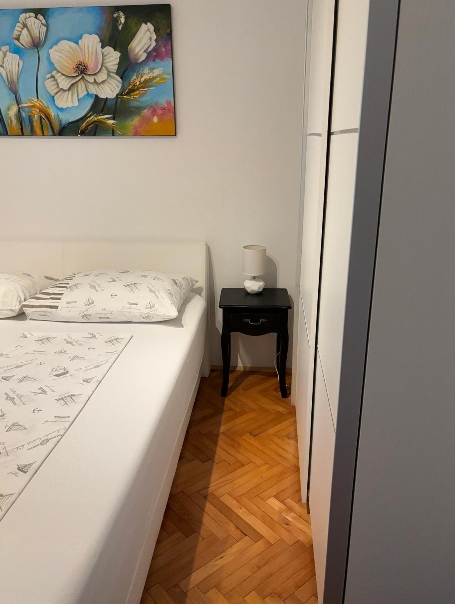 פודסטראנה Apartments One Palm מראה חיצוני תמונה