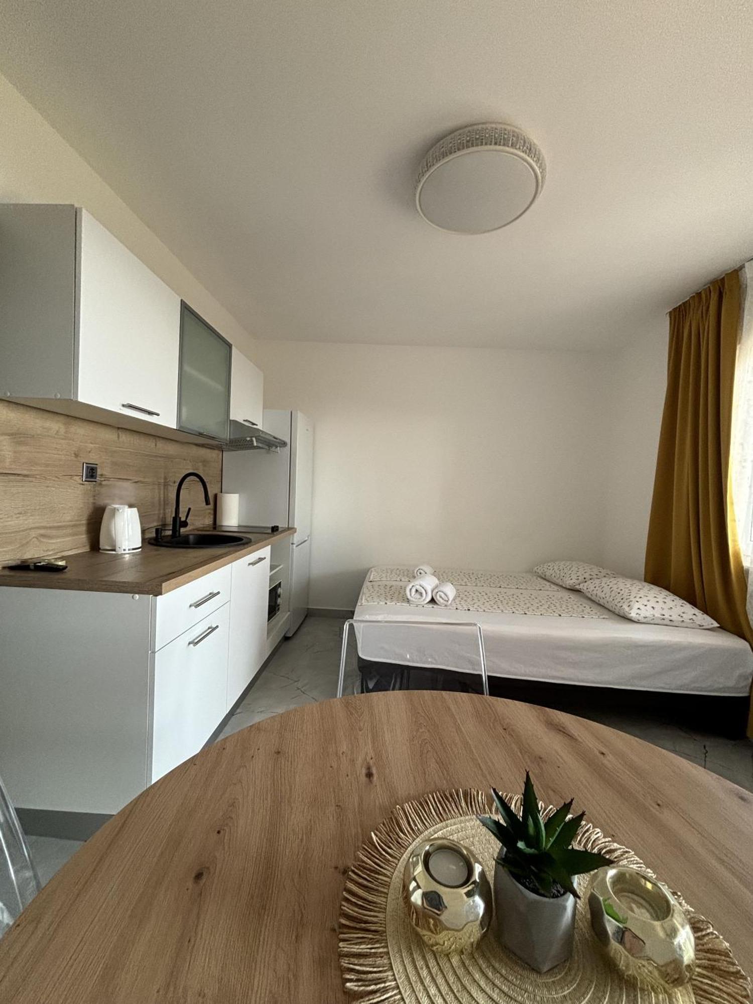 פודסטראנה Apartments One Palm מראה חיצוני תמונה