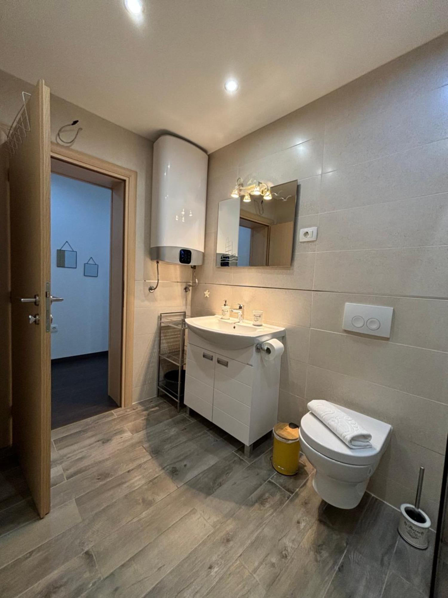 פודסטראנה Apartments One Palm מראה חיצוני תמונה