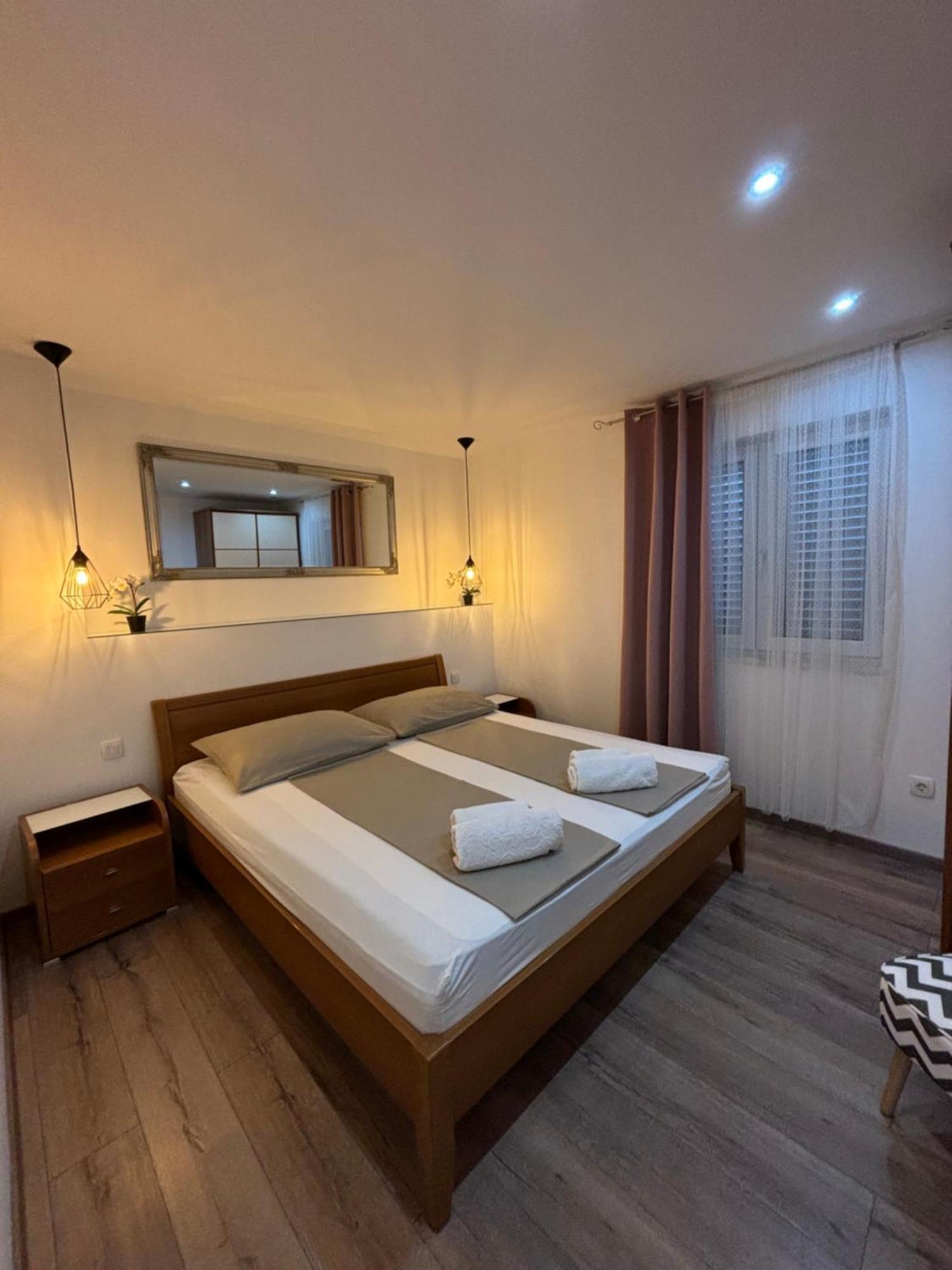פודסטראנה Apartments One Palm מראה חיצוני תמונה